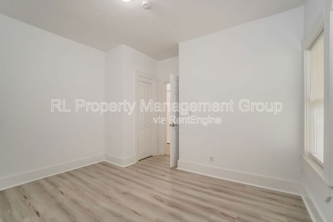 Building Photo - 56 E Coshocton St