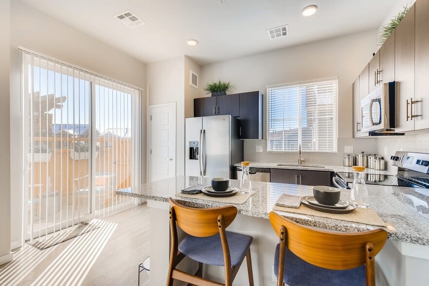 Building Photo - The Villas at Prairie Center