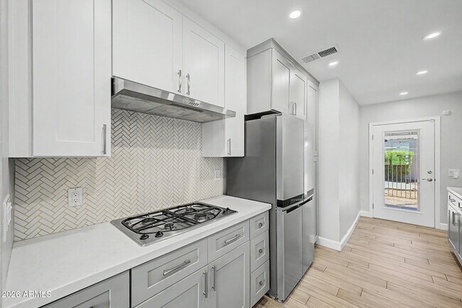 Building Photo - 5539 N 19th St