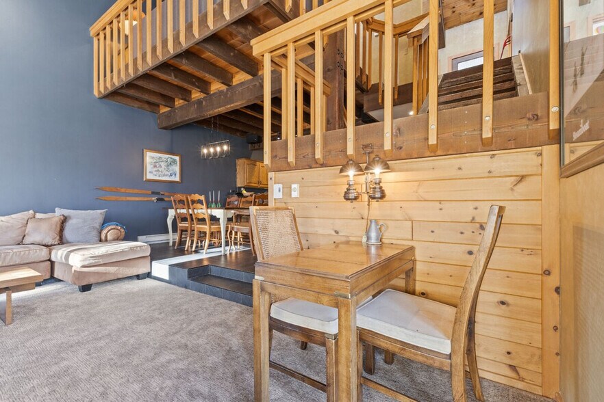 Building Photo - 2460 Ski Trail Ln