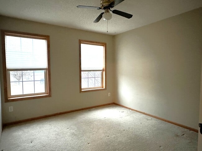 Building Photo - 11448 Town Center Dr