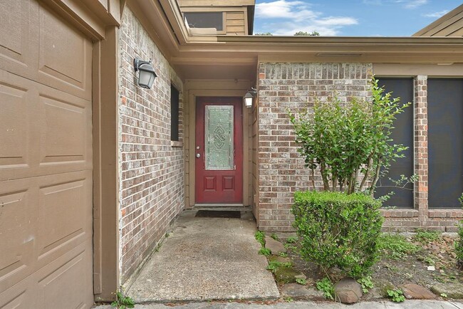 Building Photo - 2903 Woodland Grove Dr