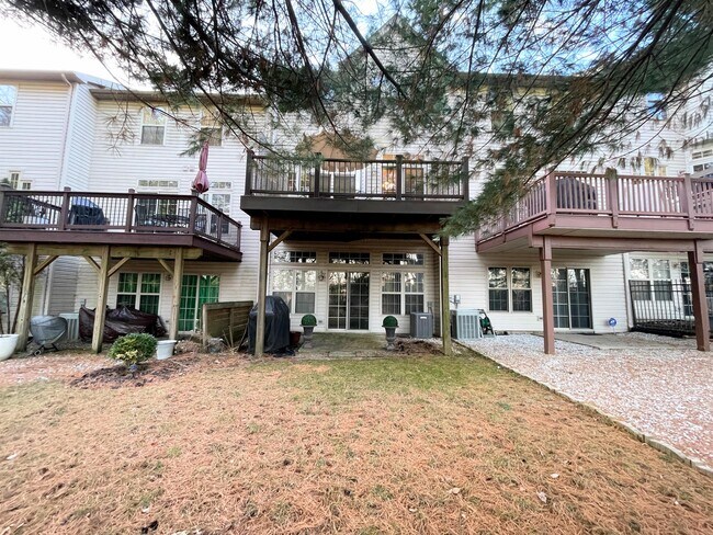 Building Photo - 4085 Waterford Dr