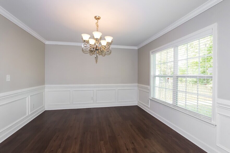 Building Photo - 4905 Stone Park Dr
