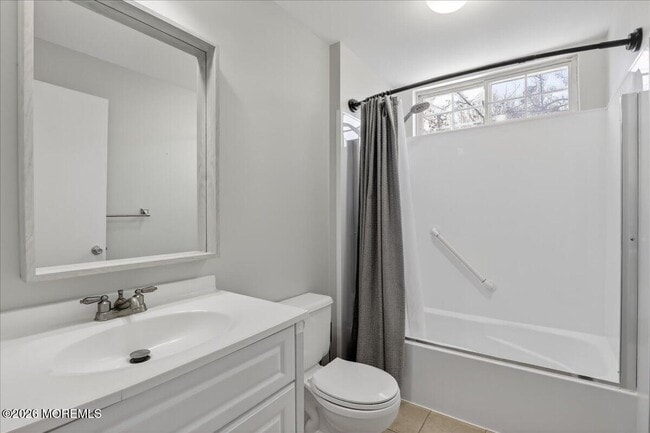 Building Photo - 33 Jockey Ln