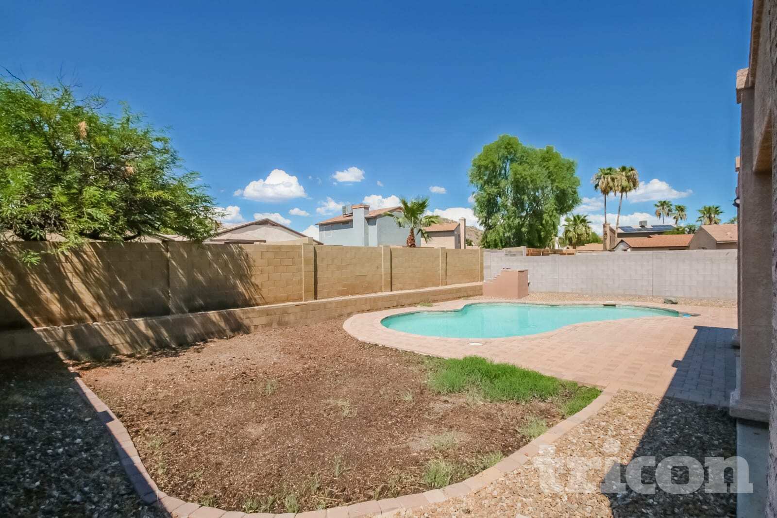 Building Photo - 1406 E Kerry Ln