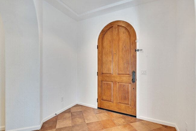 Building Photo - Highly Upgraded SPACIOUS home in desirable Aviano in Desert Ridge!