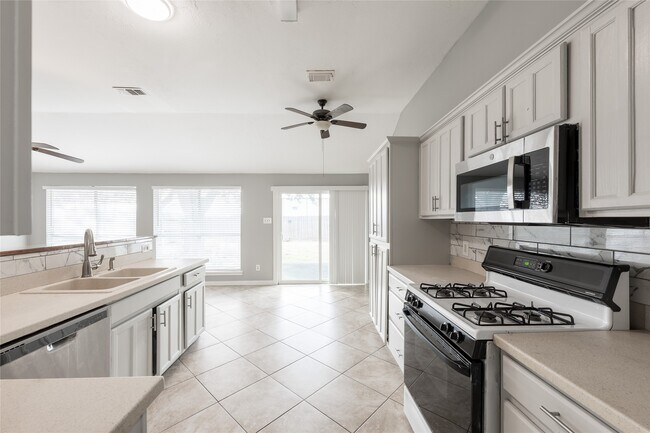 Building Photo - 6307 Pleasant Stream Dr