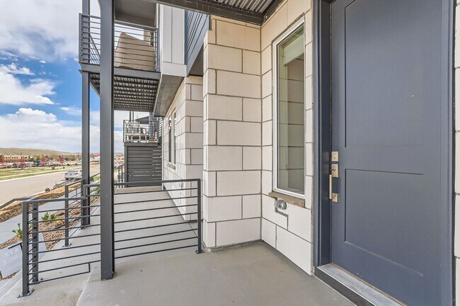 Building Photo - 676 Saddle Dr