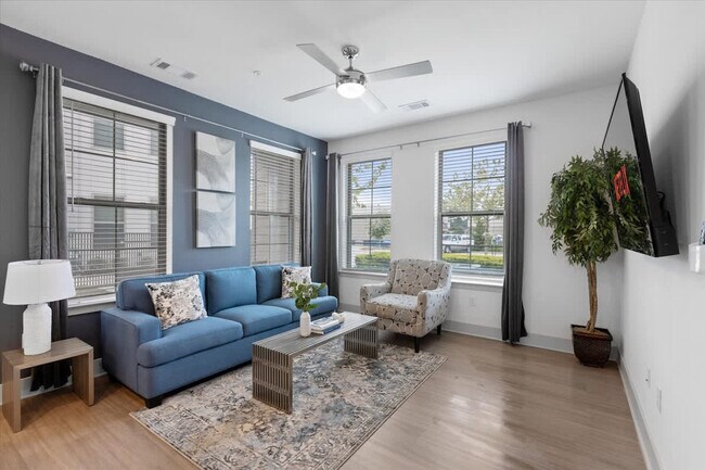 Building Photo - 698 Basilica Bay Dr