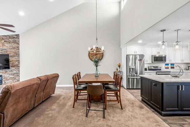 Building Photo - 7340 N Vía Camello Del Norte