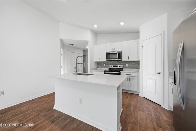 Building Photo - 67 Rose Dr