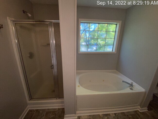 Building Photo - 217 Waterdown Dr