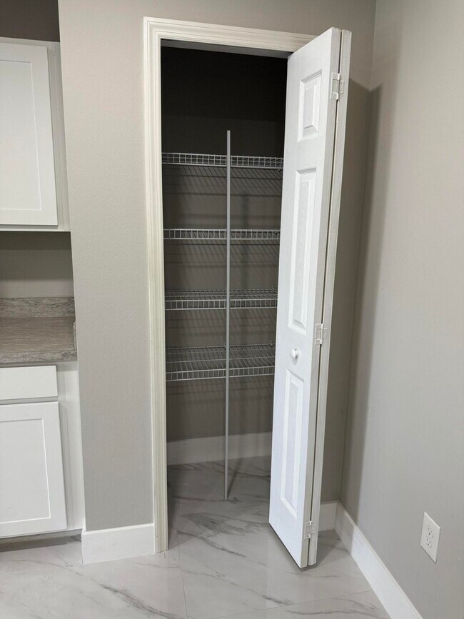 Building Photo - 1205 SW Alcantarra Blvd