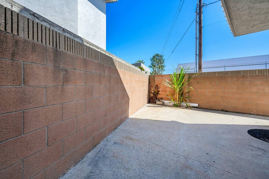 Building Photo - 2818 W 235th St