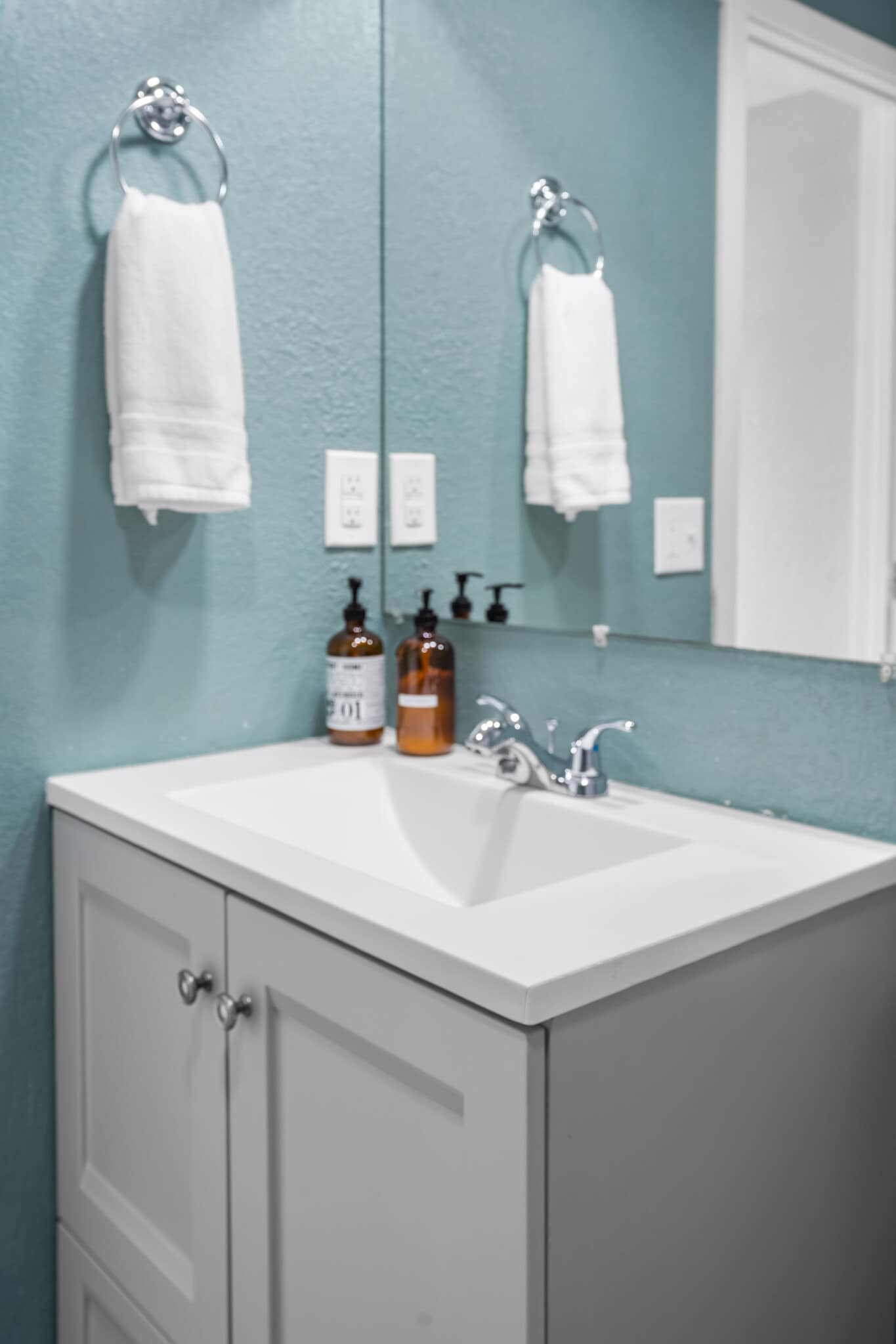 Bathroom (garden level) - 7652 Granada Rd