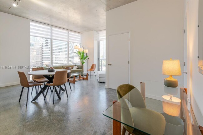 Building Photo - 151 SE 1st St