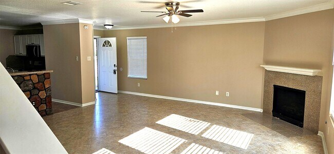 Building Photo - 3103 Barkers Crossing Ave