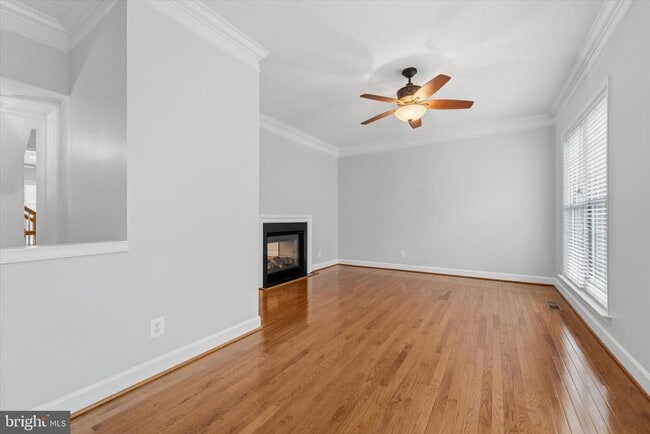 Building Photo - 2425 Huntington Park Dr