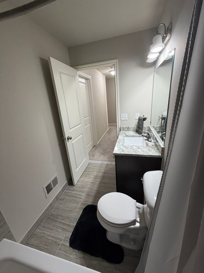 Building Photo - 13776 Grandeur Ave