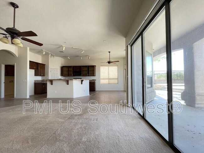 Building Photo - 2928 Esmerelda Dr