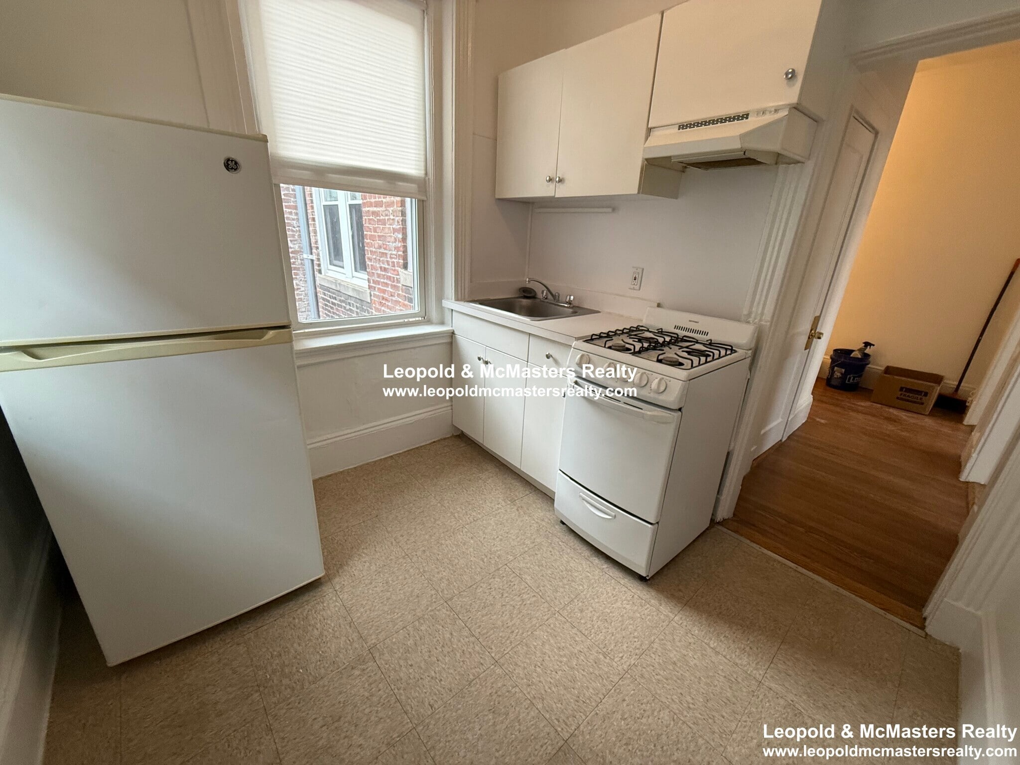 Building Photo - 116 Warren St