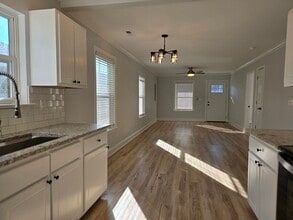 Building Photo - 917 S 11th St