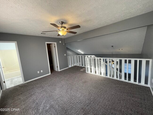 Building Photo - 132 Parker Village Cir