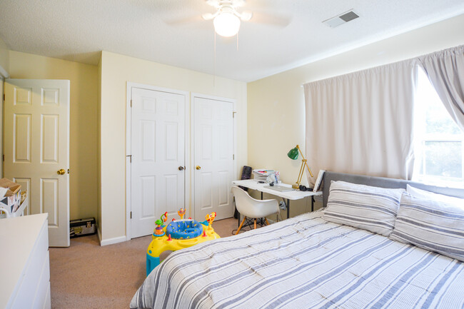 Building Photo - Adorable Single Family House in West Ashley