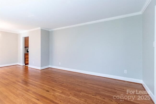 Building Photo - 6618 Castlegate Dr