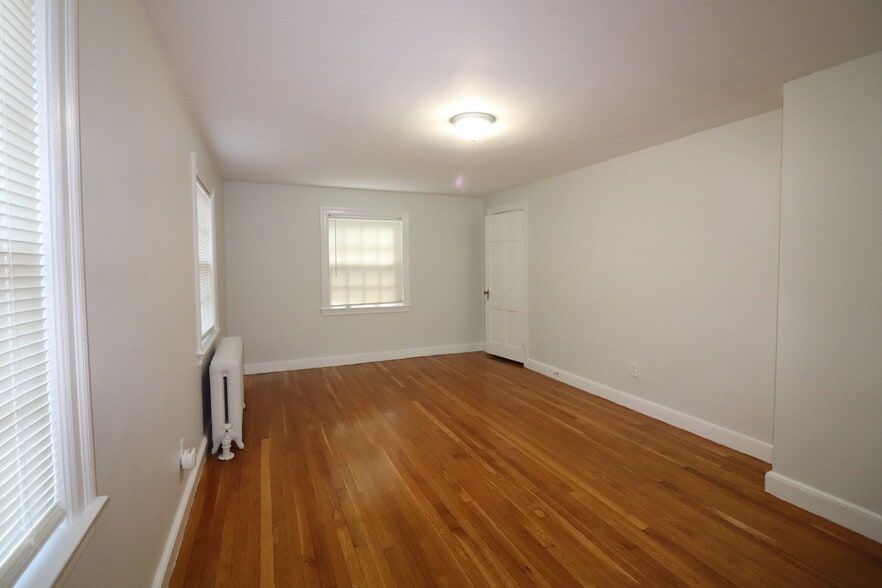 Building Photo - 72 Summit Ave