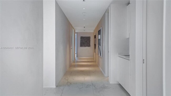Building Photo - 1000 Biscayne Blvd