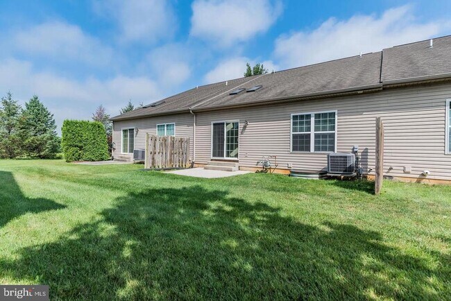 Building Photo - 6362 Mercury Dr