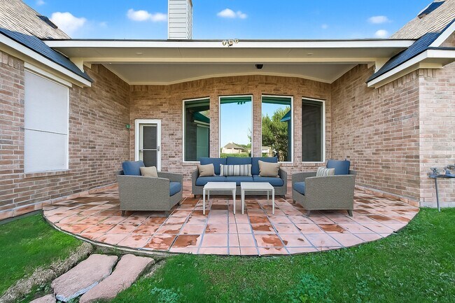 Building Photo - 22718 Emily Park Ln