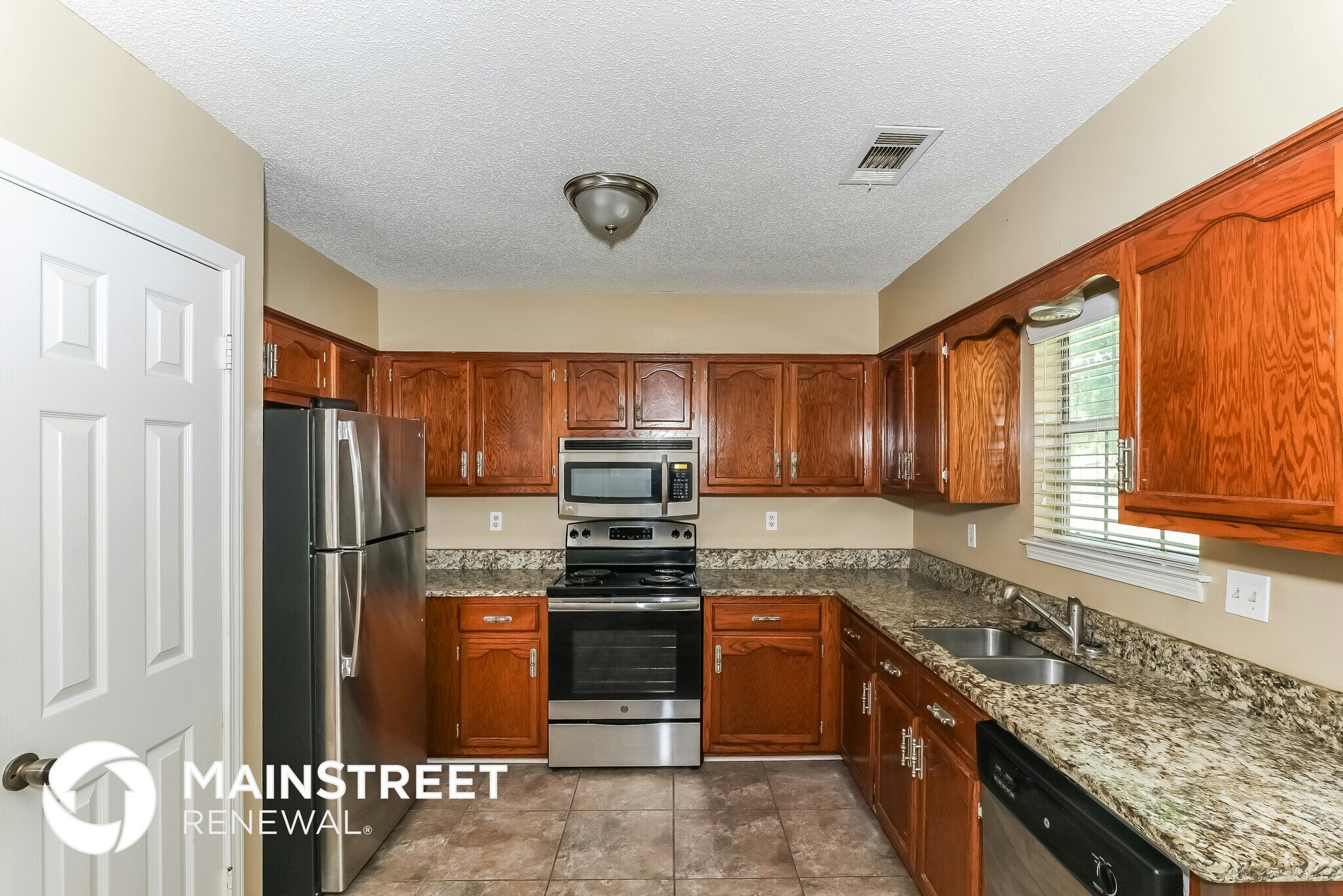 Building Photo - 4820 Greenlawn Cove