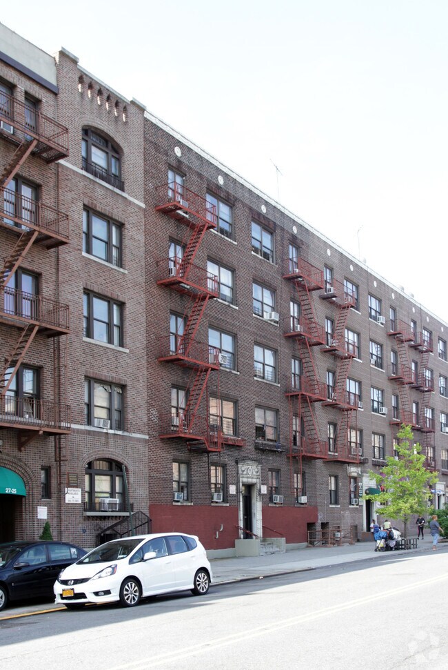Primary Photo - 23 Vermilyea Ave