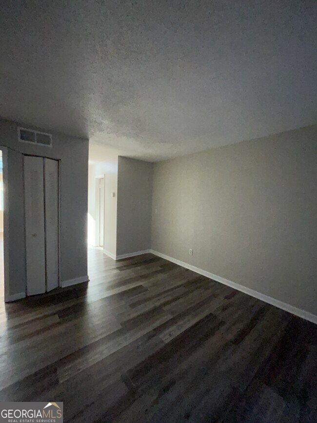 Building Photo - 6349 Holcomb Way