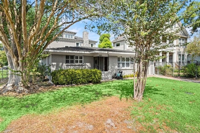 Building Photo - 1801 Oxford St