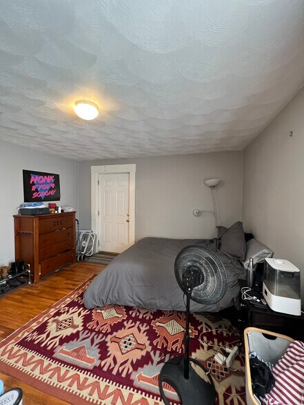 Building Photo - 639 Somerville Ave