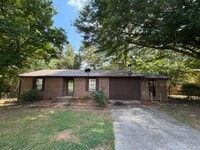 Building Photo - Nice 3/1.5 House in Silver Creek- $1,295