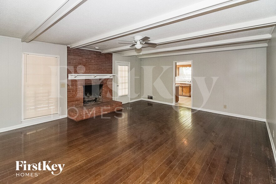 Building Photo - 3000 Eagle Dr