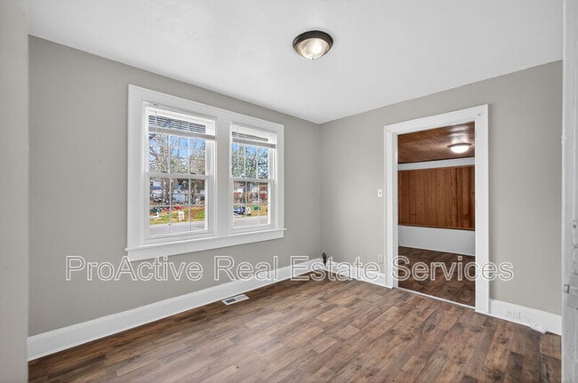 Building Photo - 108 Wright Ave