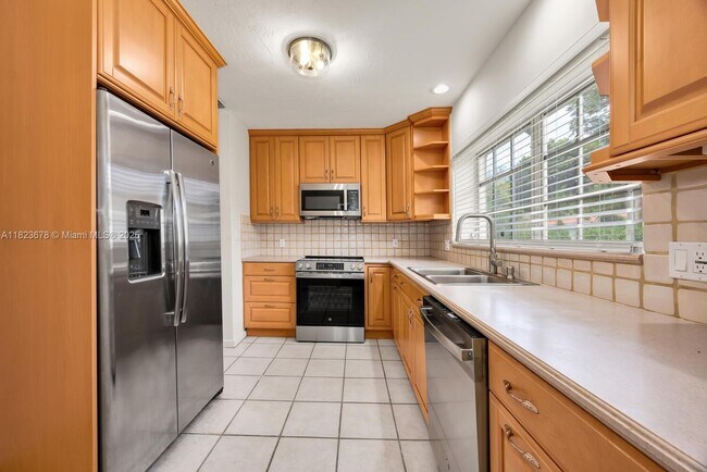 Building Photo - 1340 Sopera Ave