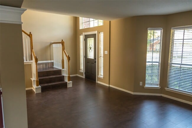 Building Photo - 25727 Bearborough Dr