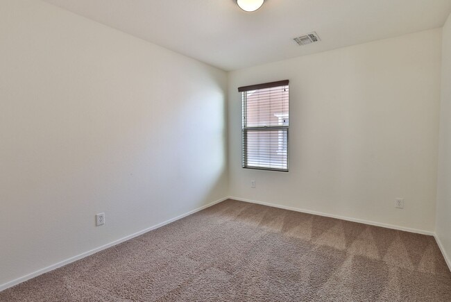 Building Photo - Heart of Queen Creek 5 bed/3 bath Home w/ ...