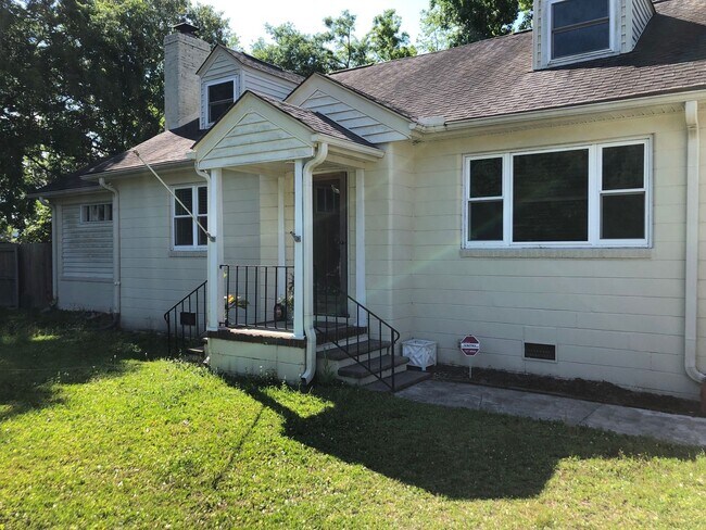 Building Photo - 1713 McHenry Ave