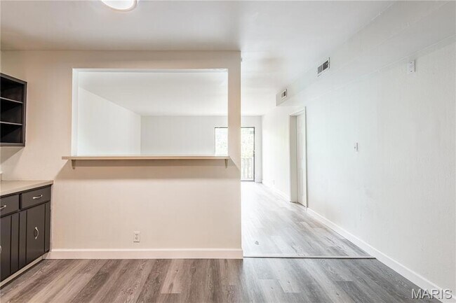 Building Photo - 3017 Pembroke Ln