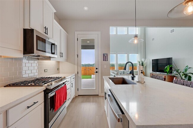 Building Photo - 4902 Seadrift Dr