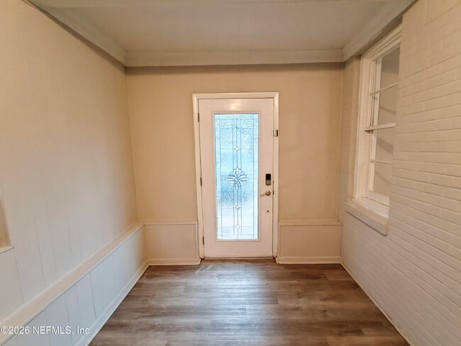 Building Photo - 1447 Lawrence Pl