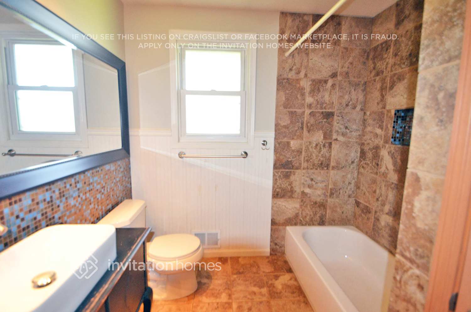 Building Photo - 707 S Shore Dr